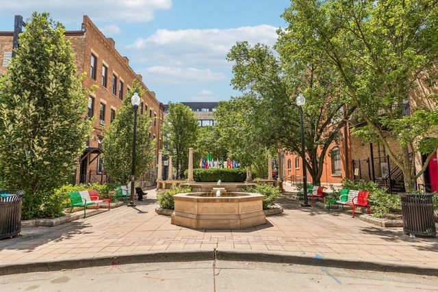 1320 W Grenshaw Street 2, Chicago, IL 60607