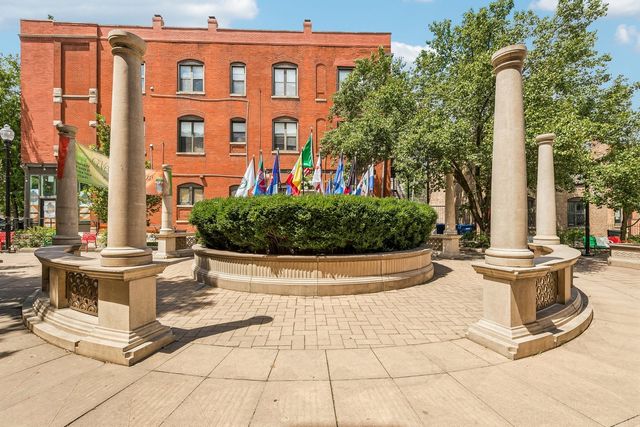 1320 W Grenshaw Street 2, Chicago, IL 60607