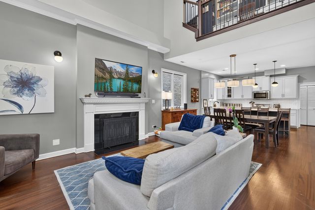 1320 W Grenshaw Street 2, Chicago, IL 60607