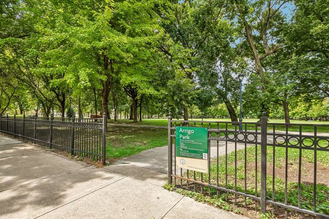1320 W Grenshaw Street 2, Chicago, IL 60607