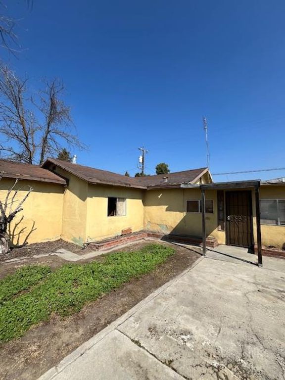 Image 2 of property listing at 217 S 7th Street, Fowler, CA 93625
