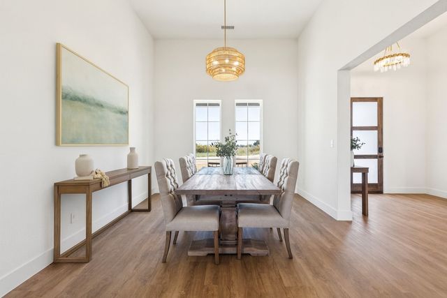 711 Hummingbird Lane, Justin, TX 76247