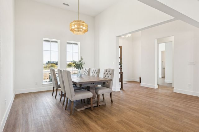 711 Hummingbird Lane, Justin, TX 76247