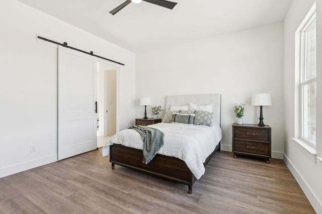 711 Hummingbird Lane, Justin, TX 76247