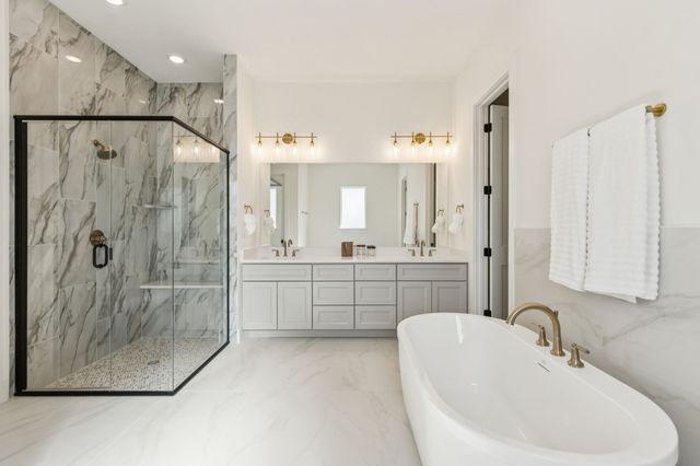 711 Hummingbird Lane, Justin, TX 76247