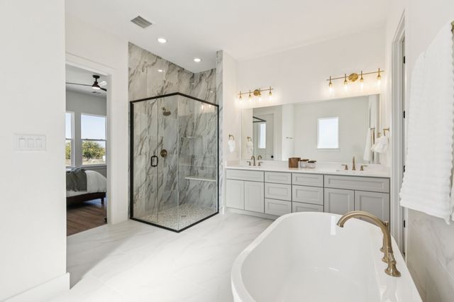 711 Hummingbird Lane, Justin, TX 76247