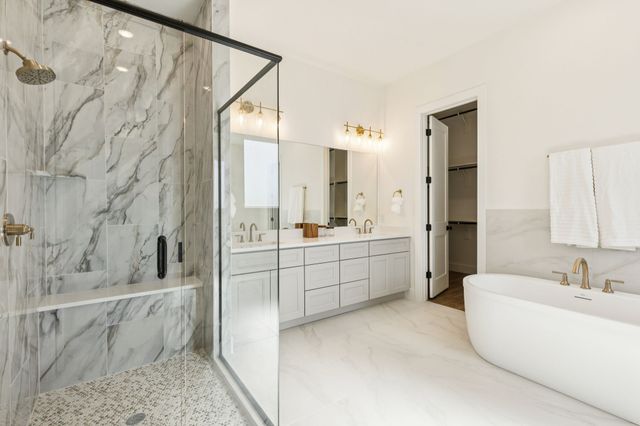 711 Hummingbird Lane, Justin, TX 76247