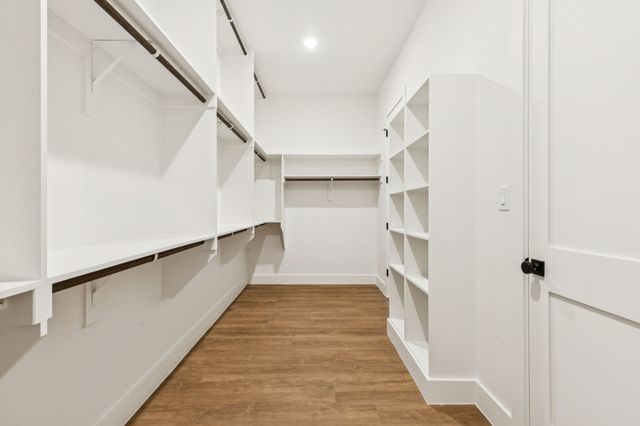 711 Hummingbird Lane, Justin, TX 76247