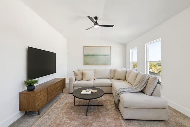 711 Hummingbird Lane, Justin, TX 76247