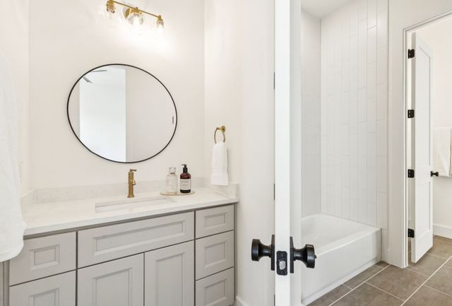 711 Hummingbird Lane, Justin, TX 76247