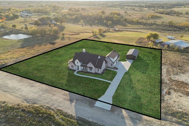 711 Hummingbird Lane, Justin, TX 76247