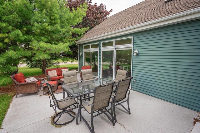 364 Plank ROAD, Mukwonago, WI 53149