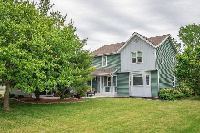 364 Plank ROAD, Mukwonago, WI 53149