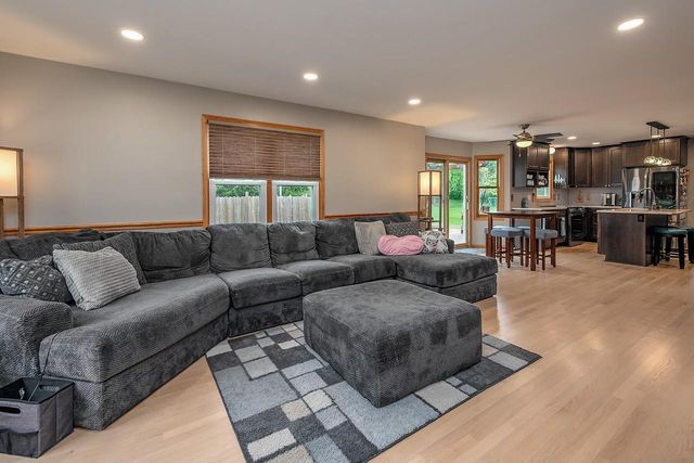 364 Plank ROAD, Mukwonago, WI 53149
