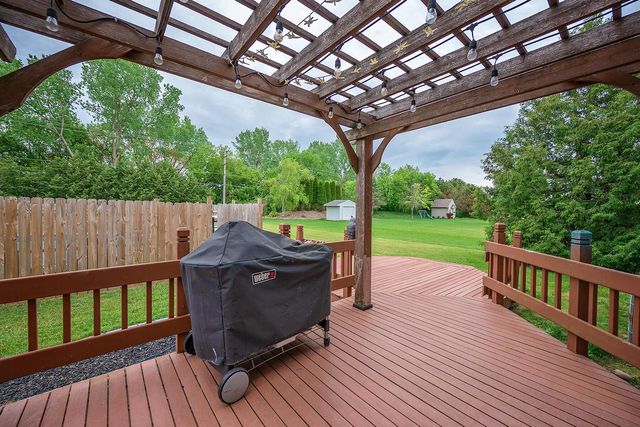 364 Plank ROAD, Mukwonago, WI 53149