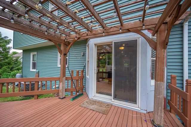 364 Plank ROAD, Mukwonago, WI 53149