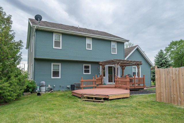 364 Plank ROAD, Mukwonago, WI 53149