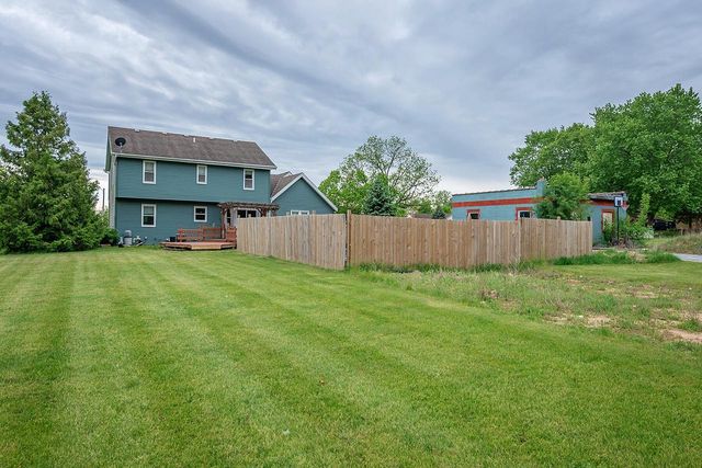364 Plank ROAD, Mukwonago, WI 53149