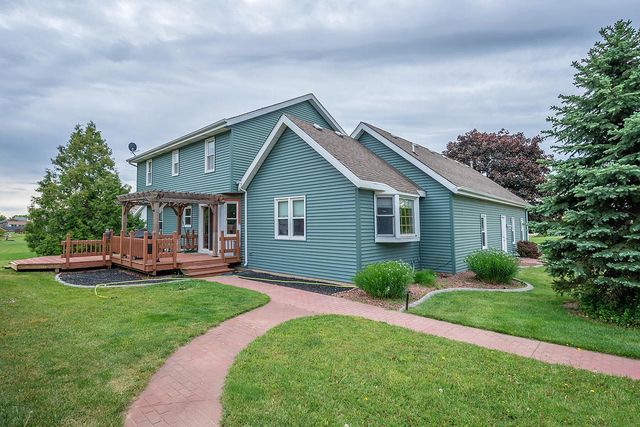 364 Plank ROAD, Mukwonago, WI 53149