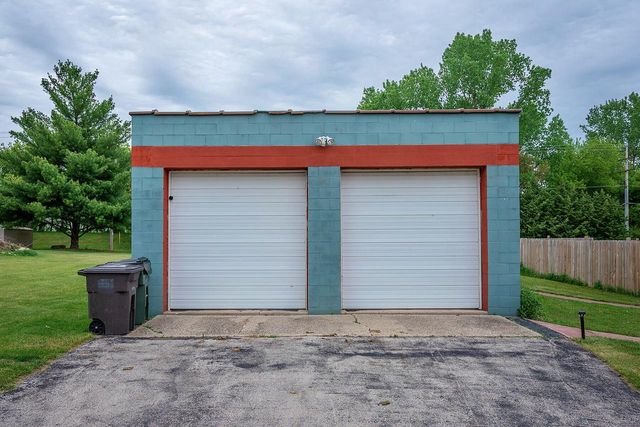 364 Plank ROAD, Mukwonago, WI 53149