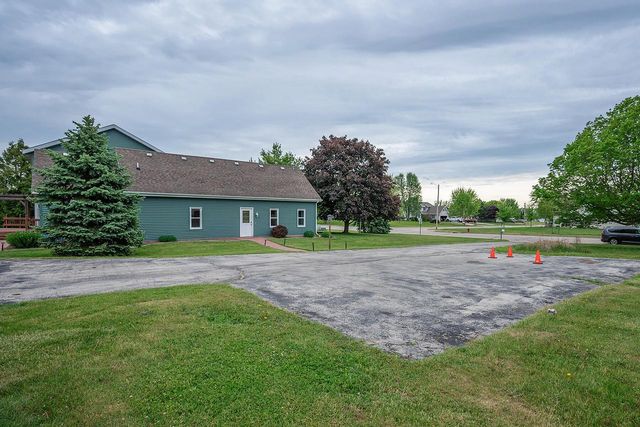 364 Plank ROAD, Mukwonago, WI 53149
