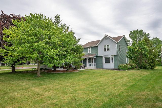 364 Plank ROAD, Mukwonago, WI 53149