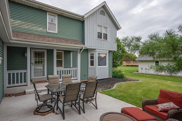 364 Plank ROAD, Mukwonago, WI 53149
