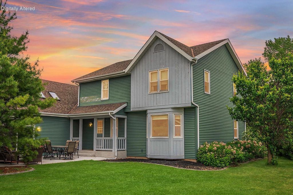 364 Plank ROAD, Mukwonago, WI 53149