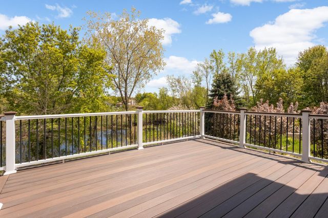 9080 Parkside Drive, Woodbury, MN 55125