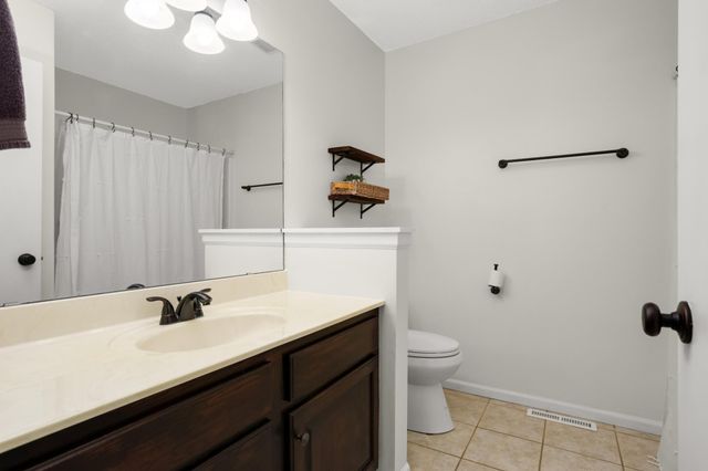 9080 Parkside Drive, Woodbury, MN 55125