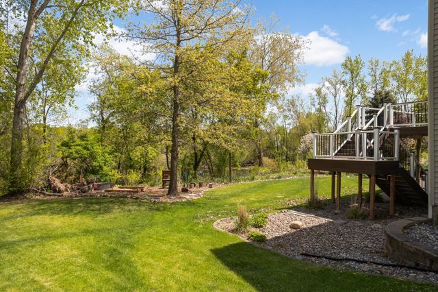 9080 Parkside Drive, Woodbury, MN 55125