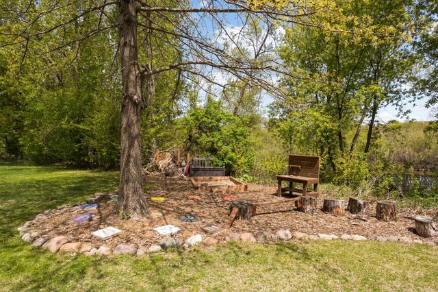 9080 Parkside Drive, Woodbury, MN 55125