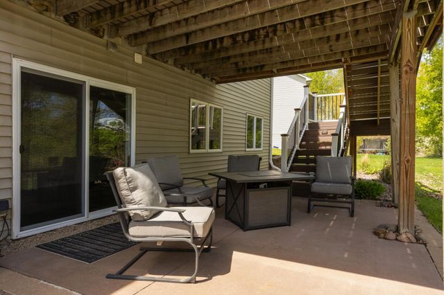 9080 Parkside Drive, Woodbury, MN 55125