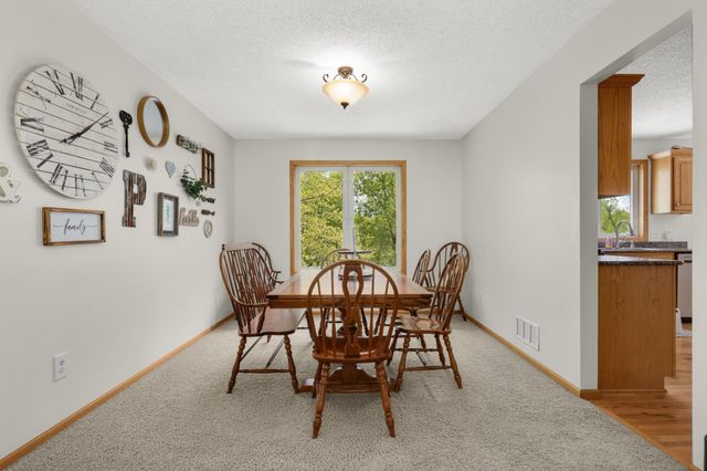 9080 Parkside Drive, Woodbury, MN 55125