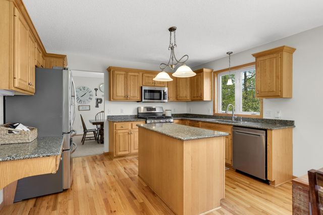 9080 Parkside Drive, Woodbury, MN 55125