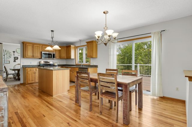 9080 Parkside Drive, Woodbury, MN 55125