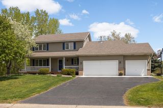 9080 Parkside Drive, Woodbury, MN 55125
