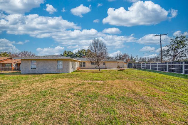 7001 Richlynn Terrace, Richland Hills, TX 76118