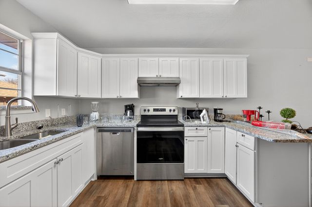 7001 Richlynn Terrace, Richland Hills, TX 76118