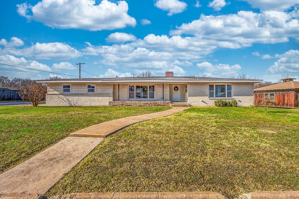 7001 Richlynn Terrace, Richland Hills, TX 76118