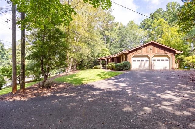 2090 Johnson Ferry Road, Marietta, GA 30062