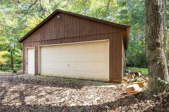 2090 Johnson Ferry Road, Marietta, GA 30062