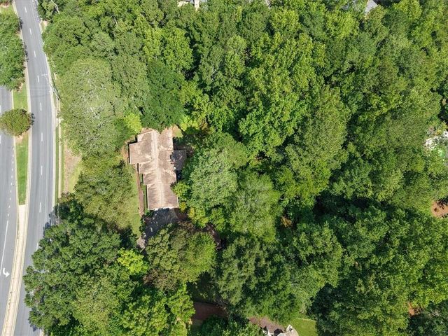 2090 Johnson Ferry Road, Marietta, GA 30062