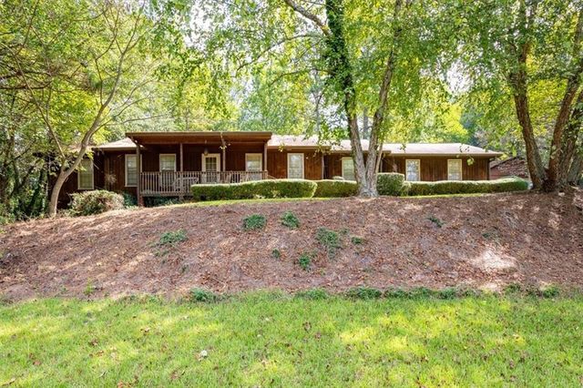 2090 Johnson Ferry Road, Marietta, GA 30062