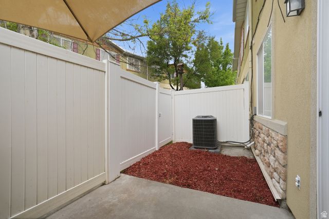 6678 S PINE LANDING WAY, West Jordan, UT 84084