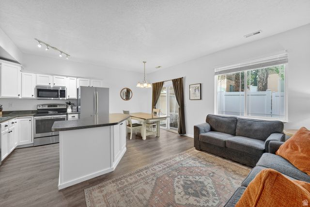 6678 S PINE LANDING WAY, West Jordan, UT 84084
