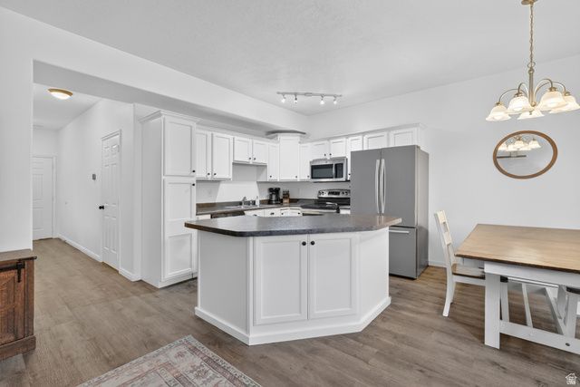 6678 S PINE LANDING WAY, West Jordan, UT 84084