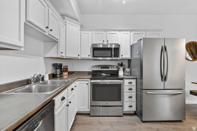 6678 S PINE LANDING WAY, West Jordan, UT 84084