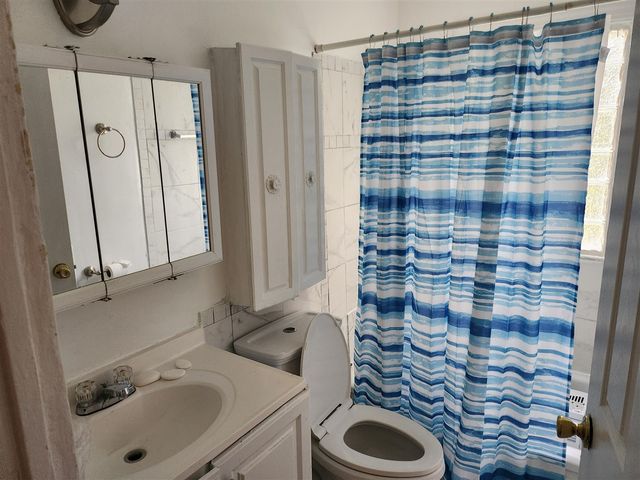 19212 Kingsville Street, Harper Woods, MI 48225
