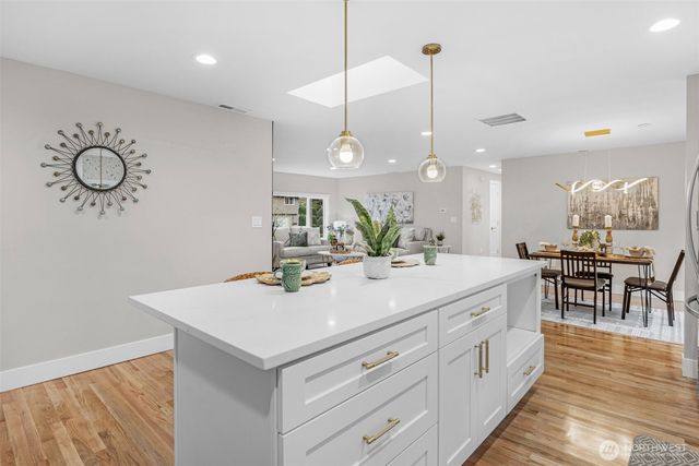 20008 Meridian Place N, Shoreline, WA 98133